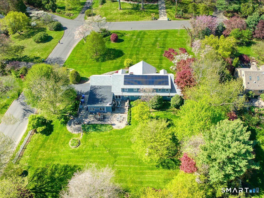 94 Fennbrook Drive, Hamden, CT 06517