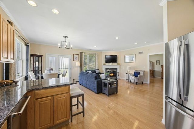 26 Summerfield Dr 17, Grafton, MA 01560