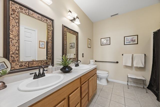 26 Summerfield Dr 17, Grafton, MA 01560