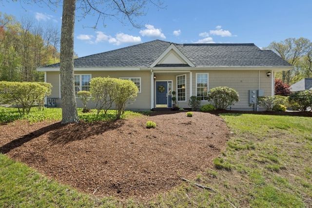 26 Summerfield Dr 17, Grafton, MA 01560