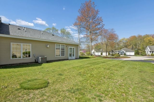 26 Summerfield Dr 17, Grafton, MA 01560