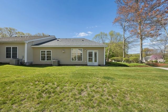 26 Summerfield Dr 17, Grafton, MA 01560