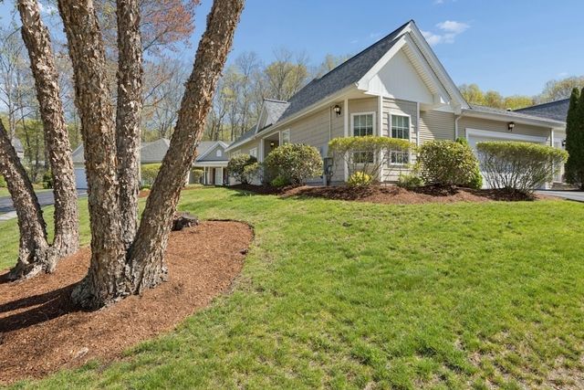 26 Summerfield Dr 17, Grafton, MA 01560