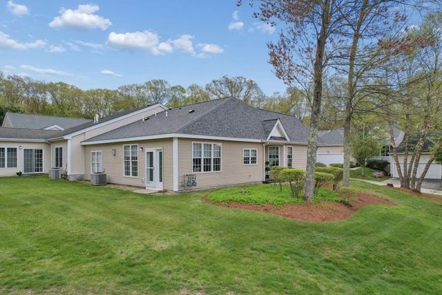 26 Summerfield Dr 17, Grafton, MA 01560