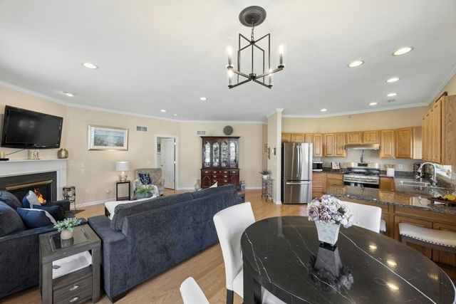 26 Summerfield Dr 17, Grafton, MA 01560