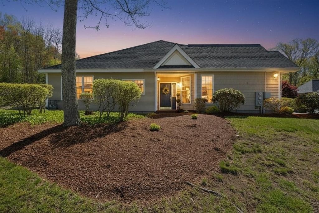 26 Summerfield Dr 17, Grafton, MA 01560