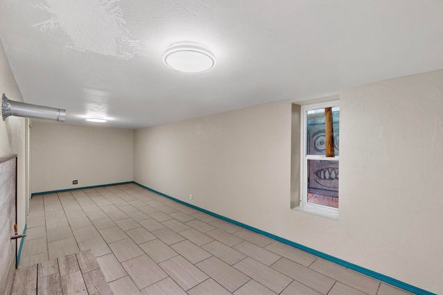 907 Edith Boulevard SE, Albuquerque, NM 87102
