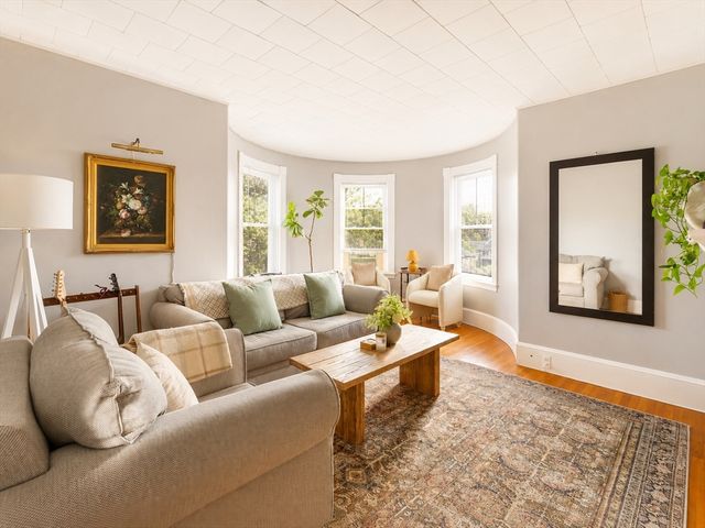 977 Main Street 3, Melrose, MA 02176