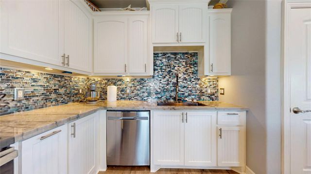 1815 Redfish Lane, Crystal Beach, TX 77650