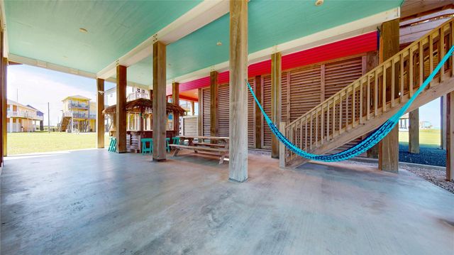 1815 Redfish Lane, Crystal Beach, TX 77650