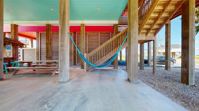 1815 Redfish Lane, Crystal Beach, TX 77650
