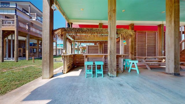 1815 Redfish Lane, Crystal Beach, TX 77650