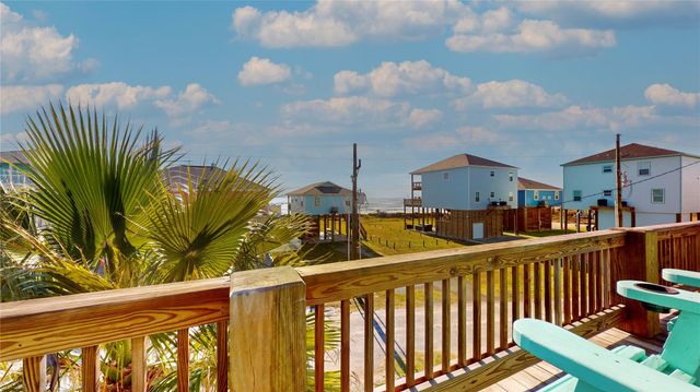 1815 Redfish Lane, Crystal Beach, TX 77650