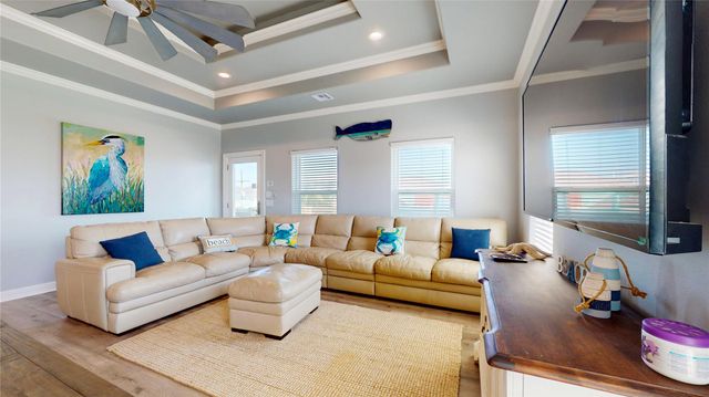 1815 Redfish Lane, Crystal Beach, TX 77650