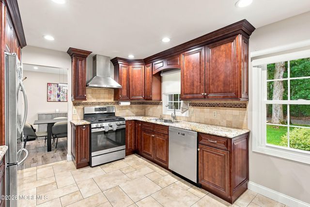 20 Hemlock Hill Road, Jackson, NJ 08527