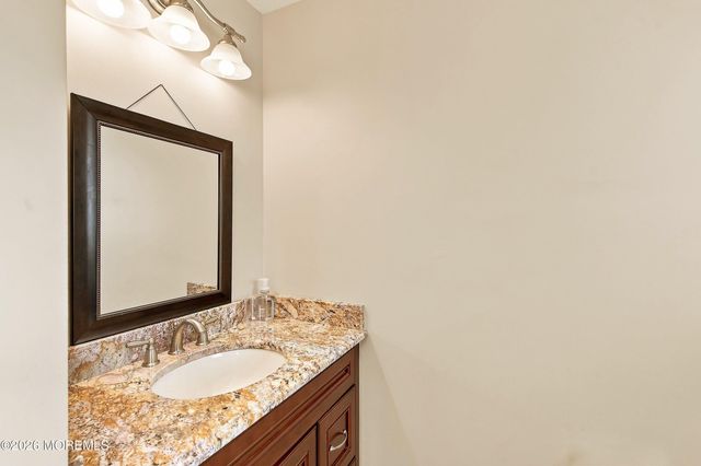 20 Hemlock Hill Road, Jackson, NJ 08527