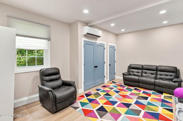 20 Hemlock Hill Road, Jackson, NJ 08527