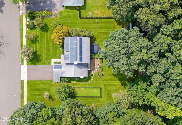 20 Hemlock Hill Road, Jackson, NJ 08527