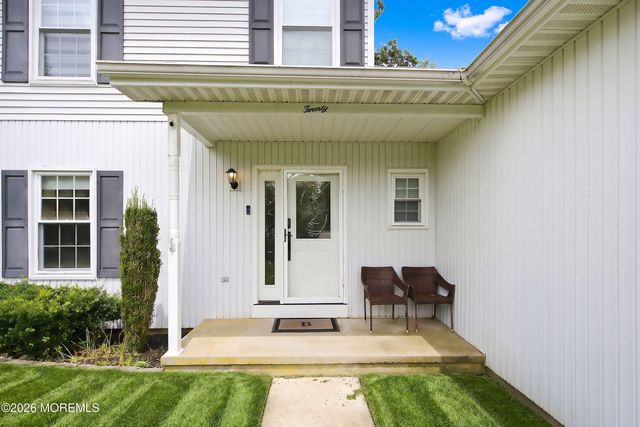 20 Hemlock Hill Road, Jackson, NJ 08527
