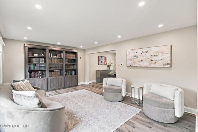 20 Hemlock Hill Road, Jackson, NJ 08527