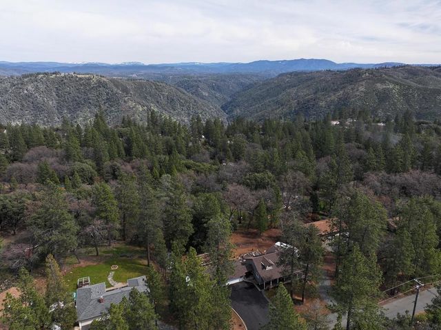 11151 Quail Drive, Pine Grove, CA 95665