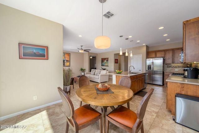 883 N BROKEN HILLS Drive, Green Valley, AZ 85614