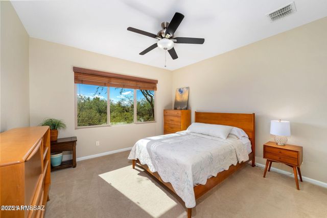 883 N BROKEN HILLS Drive, Green Valley, AZ 85614