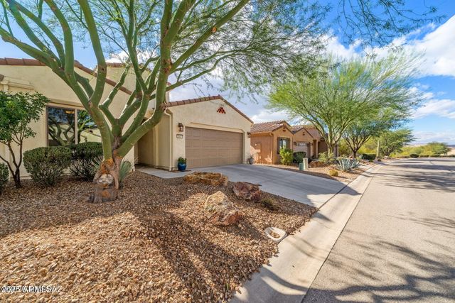 883 N BROKEN HILLS Drive, Green Valley, AZ 85614