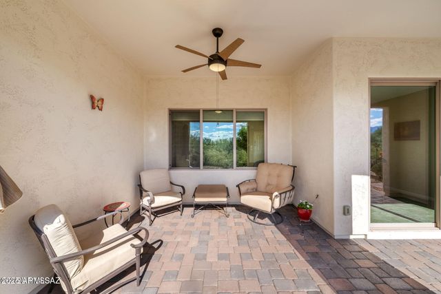 883 N BROKEN HILLS Drive, Green Valley, AZ 85614