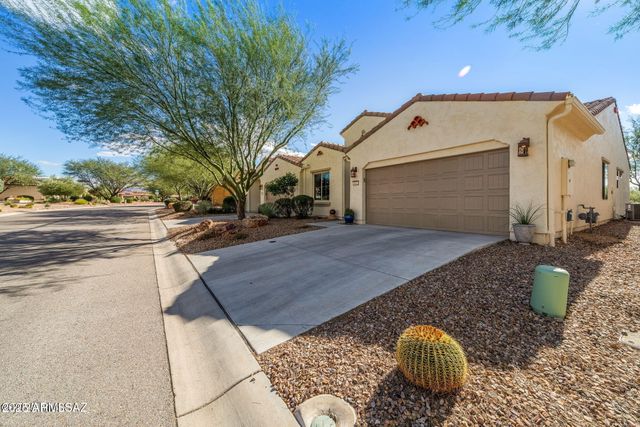 883 N BROKEN HILLS Drive, Green Valley, AZ 85614