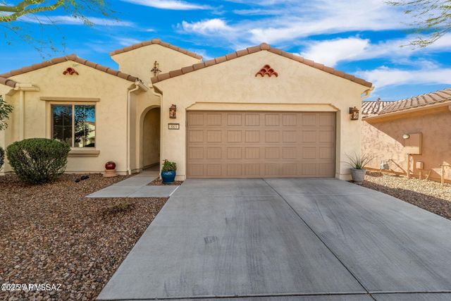 883 N BROKEN HILLS Drive, Green Valley, AZ 85614