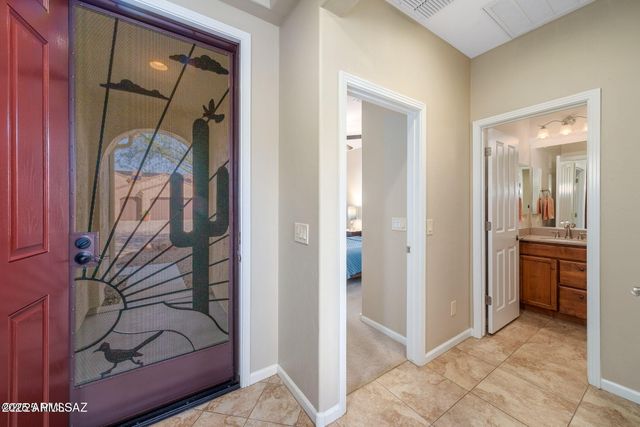 883 N BROKEN HILLS Drive, Green Valley, AZ 85614