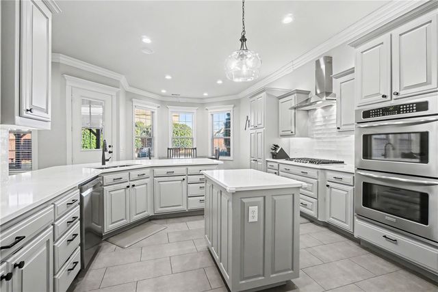 4703 Newcastle Road, Bentonville, AR 72713