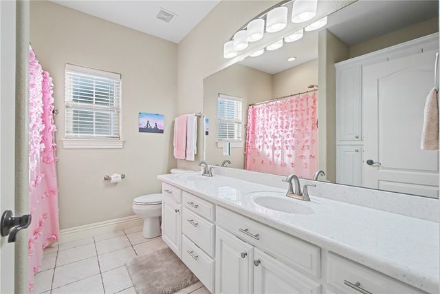 4703 Newcastle Road, Bentonville, AR 72713