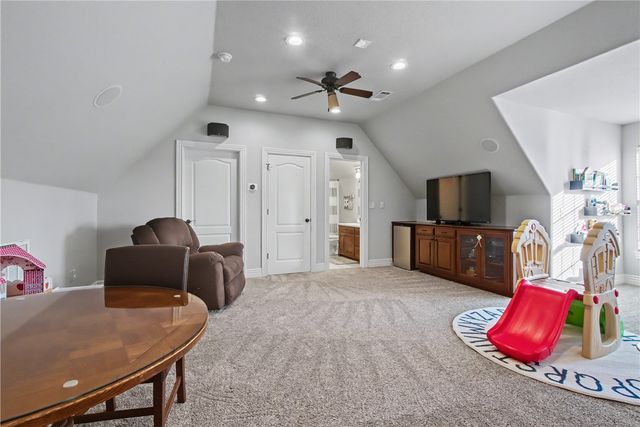 4703 Newcastle Road, Bentonville, AR 72713