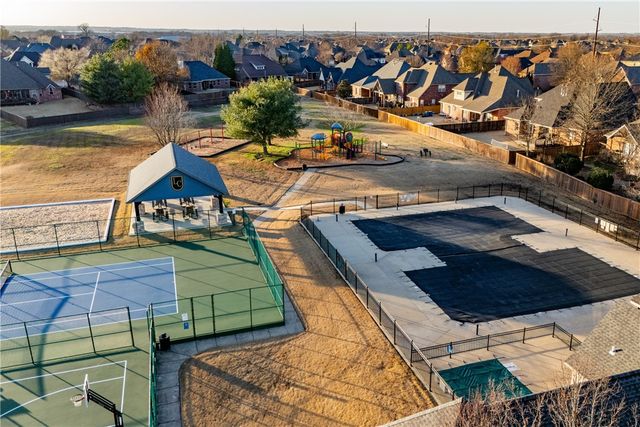 4703 Newcastle Road, Bentonville, AR 72713