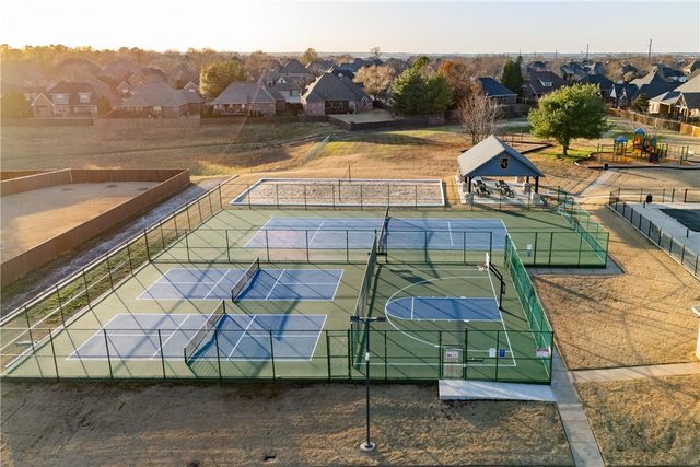 4703 Newcastle Road, Bentonville, AR 72713