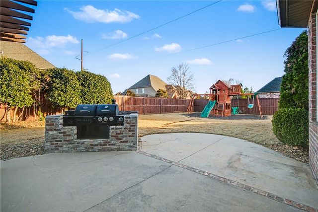 4703 Newcastle Road, Bentonville, AR 72713