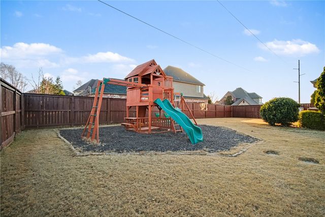 4703 Newcastle Road, Bentonville, AR 72713