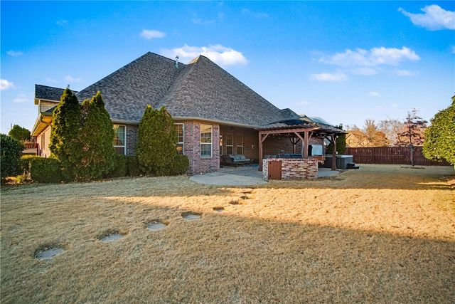 4703 Newcastle Road, Bentonville, AR 72713