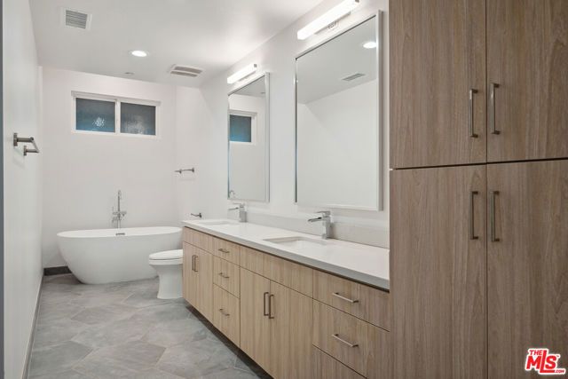 1746 Garfield Place 101, Los Angeles, CA 90028