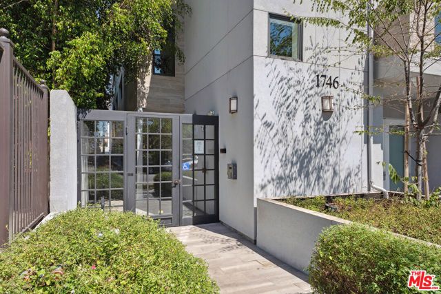 1746 Garfield Place 101, Los Angeles, CA 90028