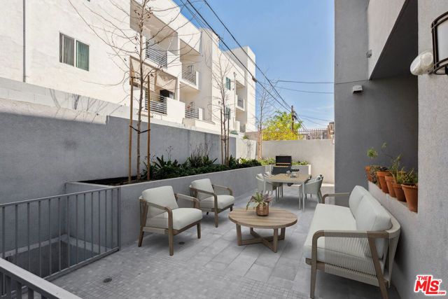 1746 Garfield Place 101, Los Angeles, CA 90028