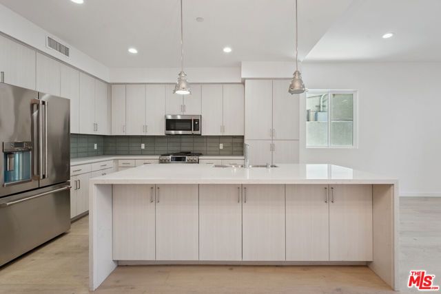 1746 Garfield Place 101, Los Angeles, CA 90028