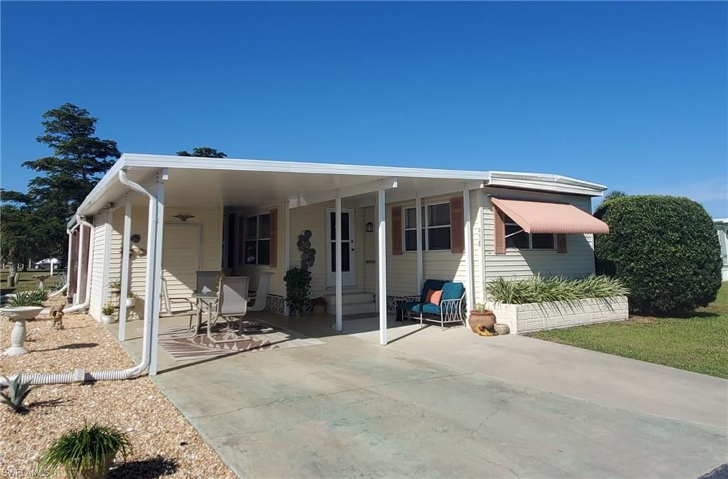 938 Lazy LN, NORTH FORT MYERS, FL 33917 — photo 3