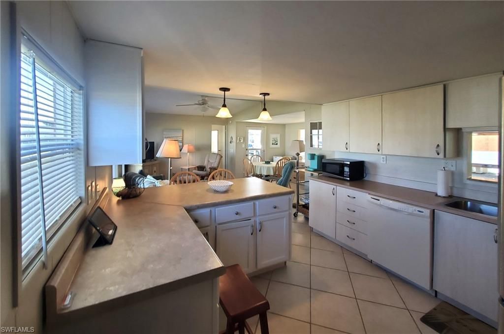 938 Lazy LN, NORTH FORT MYERS, FL 33917 — photo 4