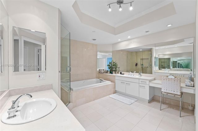 21150 Point Place 1102, Aventura, FL 33180