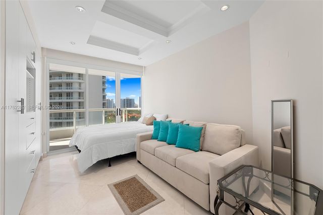 21150 Point Place 1102, Aventura, FL 33180