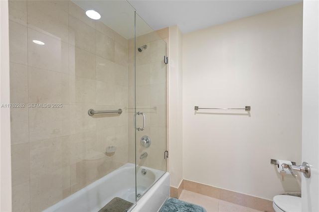 21150 Point Place 1102, Aventura, FL 33180