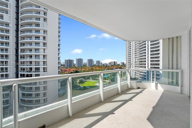 21150 Point Place 1102, Aventura, FL 33180
